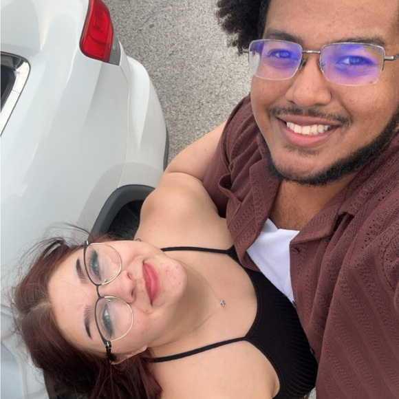 Meet your Posher, Elizabeth - Picture 3 of 3